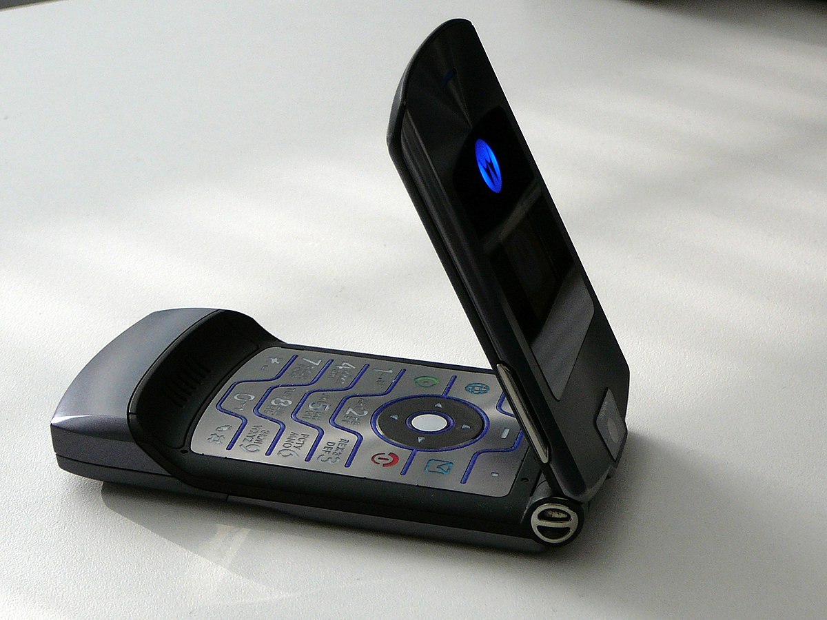 7 Iconic Phones That Will Remind You About Early 2000s Marketing Mind